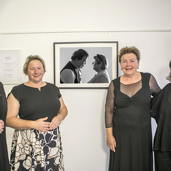 v.l.n.r: Susanne Posch, Fotografin, Ulrike Pacnik-Lueger, Leiterin AndersOrt Haus der Frauen, Angelika Reichl, Texte und Gerlinde Witlatschil, Ausstellungen 
