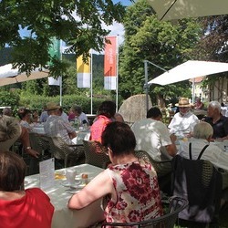 Unser Schöpfungsgarten lud zum gemütlichen Frühstück