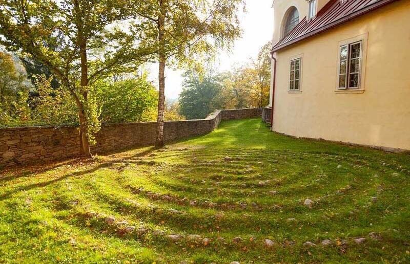 AndersOrt Haus der Frauen /W.Beitel Steinlabyrinth im AndersOrt Haus der Frauen