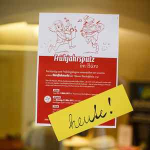 Frühjahrsputz im Büro / Gerd Neuhold, Sonntagsblatt